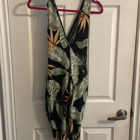 Barely worn Fashion Nova Tropical Knee Length Dress - Picture 2 of 2
